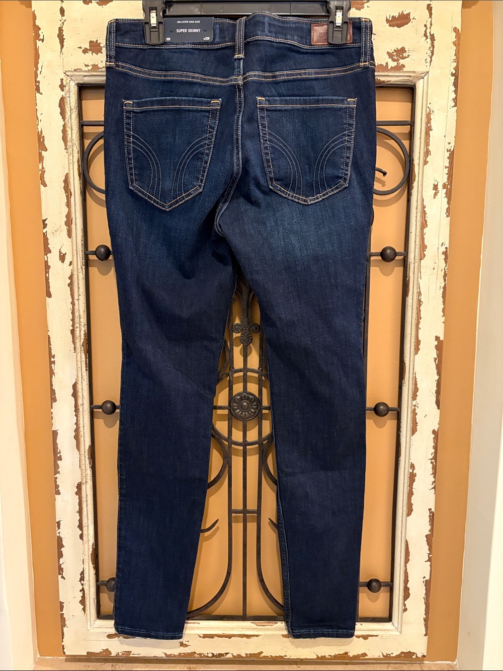 Hollister Women’s High Rise Super Skinny Blue Jeans New with Tags 10R/30R - Picture 5 of 9